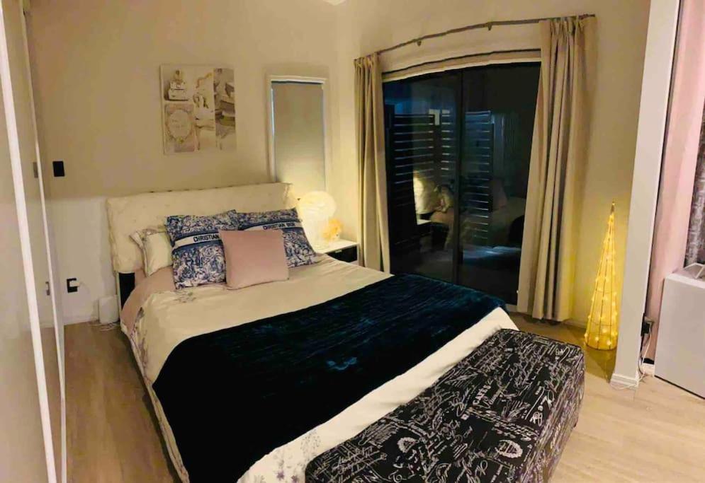 Delightful Little House & Chateau Charme Suite Auckland Exterior photo