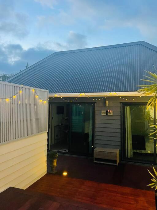 Delightful Little House & Chateau Charme Suite Auckland Exterior photo