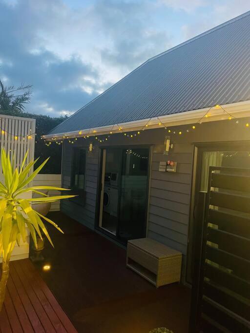 Delightful Little House & Chateau Charme Suite Auckland Exterior photo